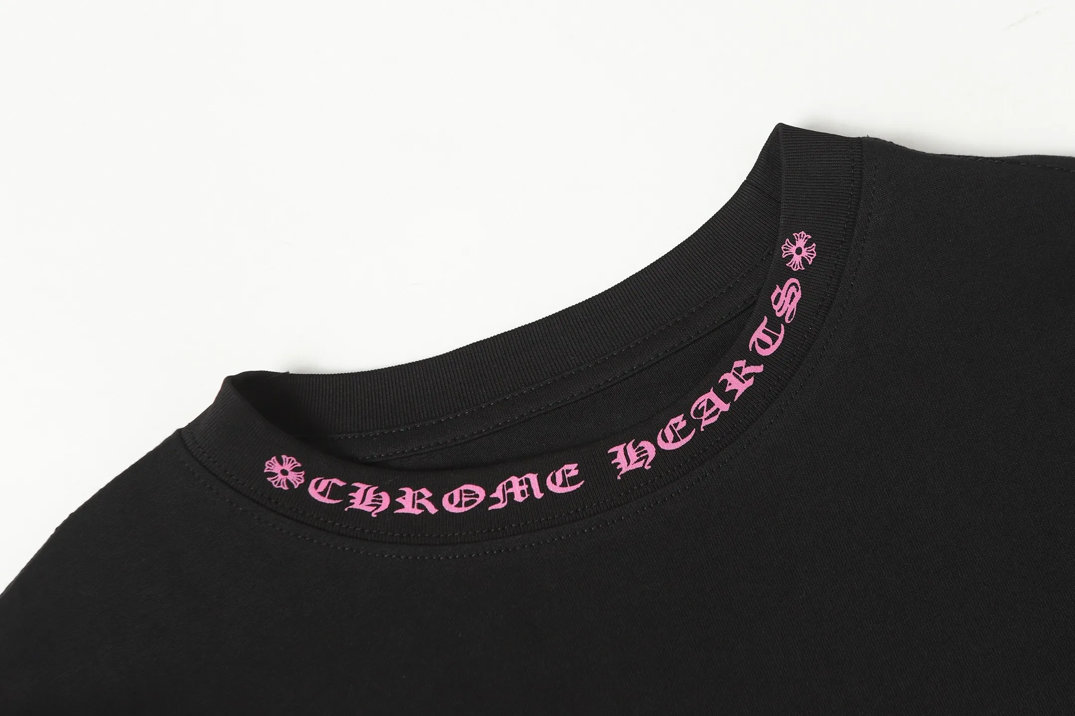 P160 Cross-border model, please do not place an order if you pursue perfection -Chrome Hearts/Chrome Hearts 23ss Sanskrit printed popular long-sleeved T-shirt -High weight, high density and high quality. The wool is soft, delicate and skin-friendly. It feels soft and silky. It has excellent warmth and skin-friendly properties. -Customized weaving and dyeing, no color difference. No matter the fabric or workmanship details, it beats the ordinary version on the market. -Colour: black -Size: S M L XL